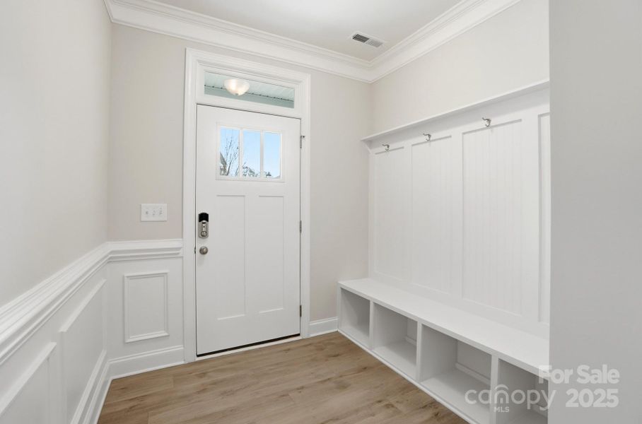 Spacious, unfurnished interior of a new home in Harrisburg Village, Harrisburg (Image 36).