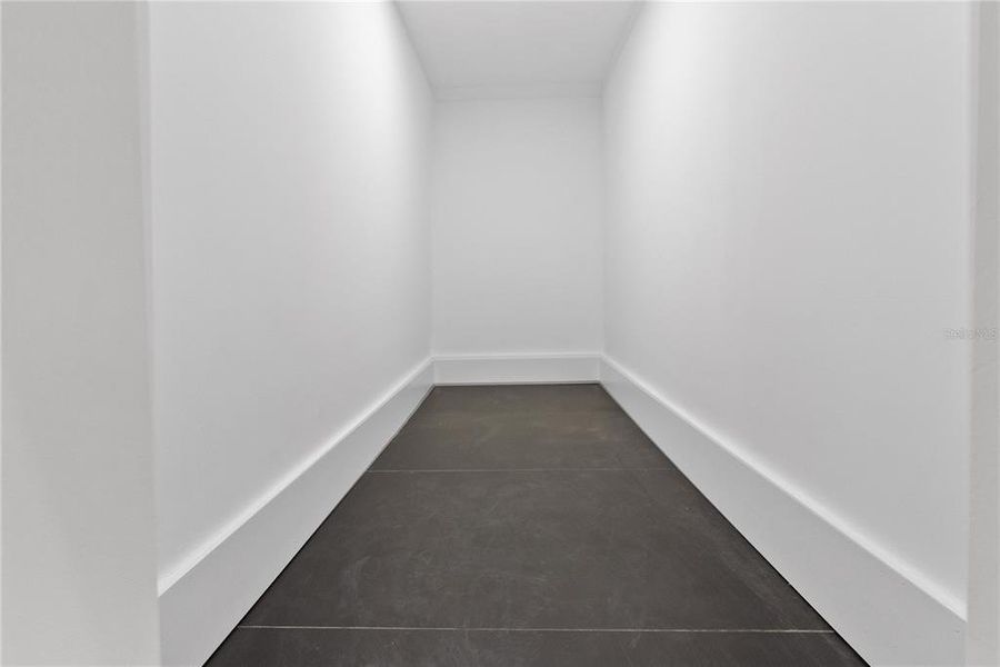 Spacious, unfurnished interior of a new home in , Tampa (Image 50).