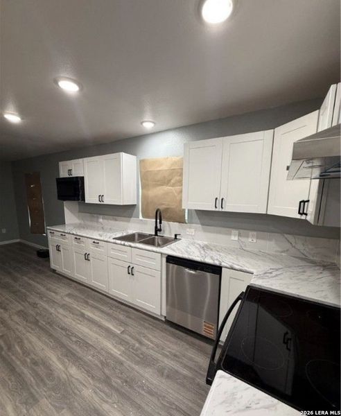 Furnished interior view inside a new home in , Killeen (Image 8).