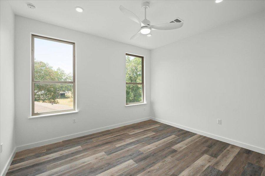 Spacious, unfurnished interior of a new home in , Smithville (Image 18).