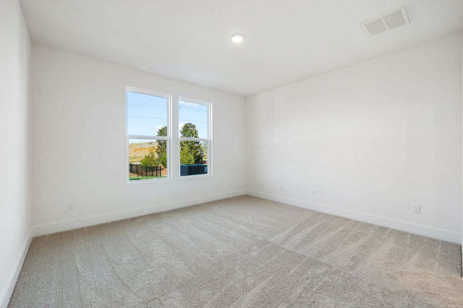 Spacious, unfurnished interior of a new home in Del Webb Barton Village, Lebanon (Image 47).