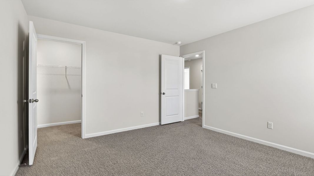Spacious, unfurnished interior of a new home in Hunters Ridge, Woodruff (Image 25).