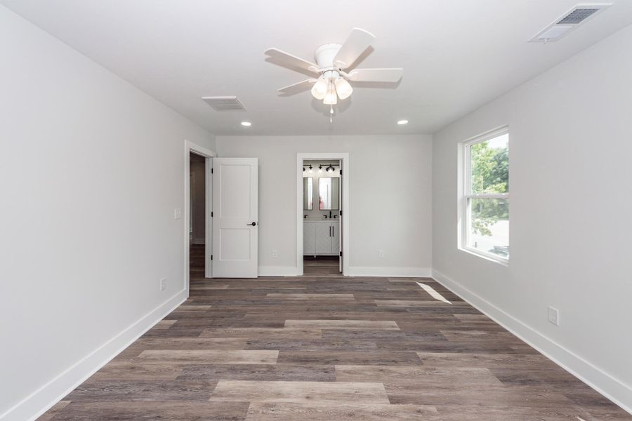 Spacious, unfurnished interior of a new home in , Hanahan (Image 25).