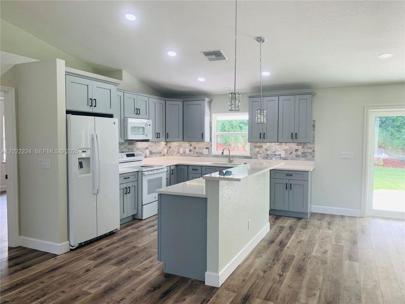 Furnished interior view inside a new home in , Lake Placid (Image 6).