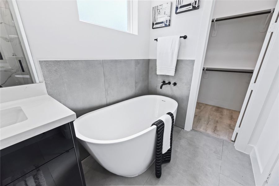 Furnished interior view inside a new home in , Houston (Image 13).