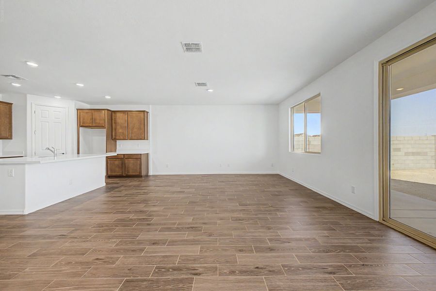 Spacious, unfurnished interior of a new home in Tyler Ranch, Buckeye (Image 8). Spacious, unfurnished interior of a new home in Tyler Ranch, Buckeye (Image 8).
