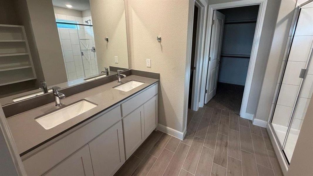 Furnished interior view inside a new home in Shannon Creek, Burleson (Image 9).