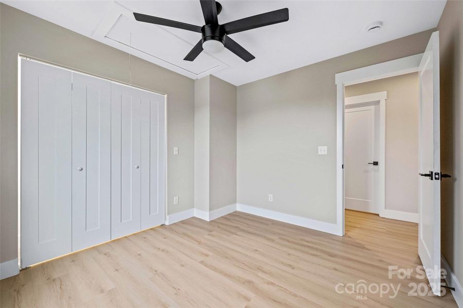 Spacious, unfurnished interior of a new home in , Marion (Image 42).