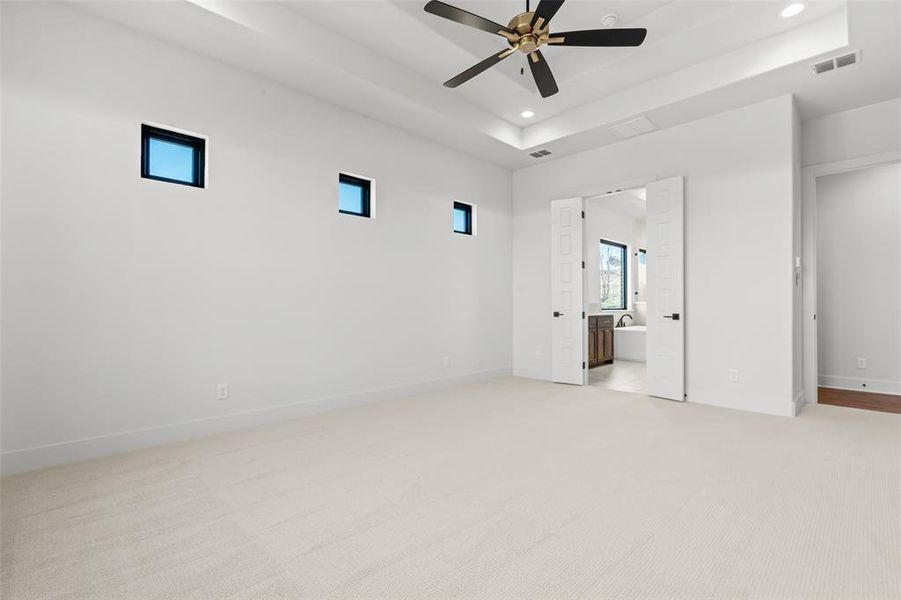 Spacious, unfurnished interior of a new home in Eagles Bluff, Hudson Oaks (Image 23).