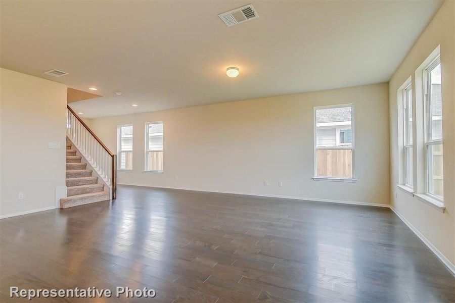Spacious, unfurnished interior of a new home in Edgebrooke, Pflugerville (Image 9).