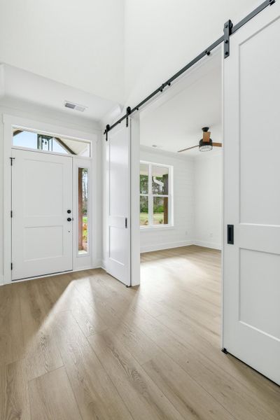 Spacious, unfurnished interior of a new home in , Johns Island (Image 26).