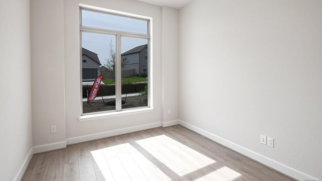 Spacious, unfurnished interior of a new home in The Parklands, Schertz (Image 16).
