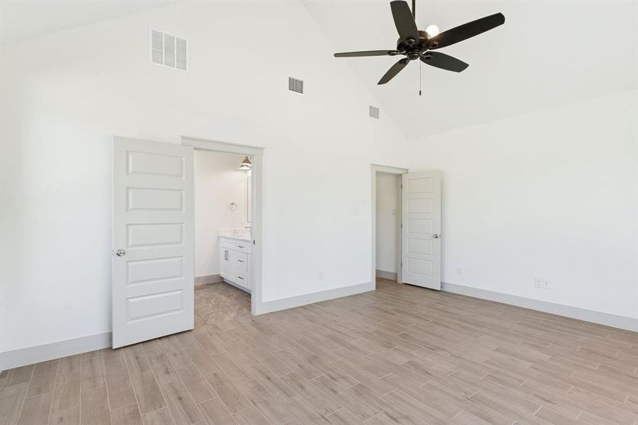 Spacious, unfurnished interior of a new home in Lucky Ridge, Boyd (Image 20).