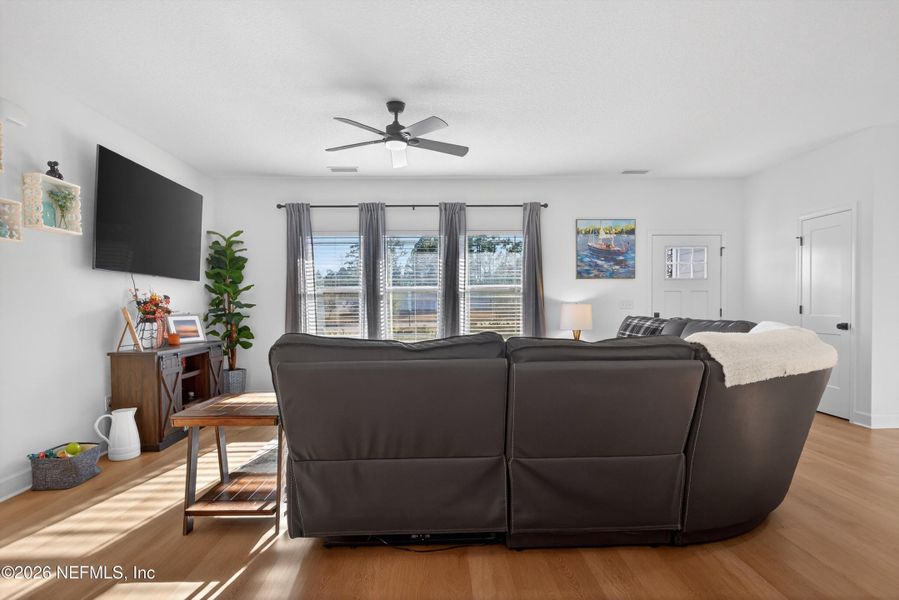 Furnished interior view inside a new home in , Middleburg (Image 6).