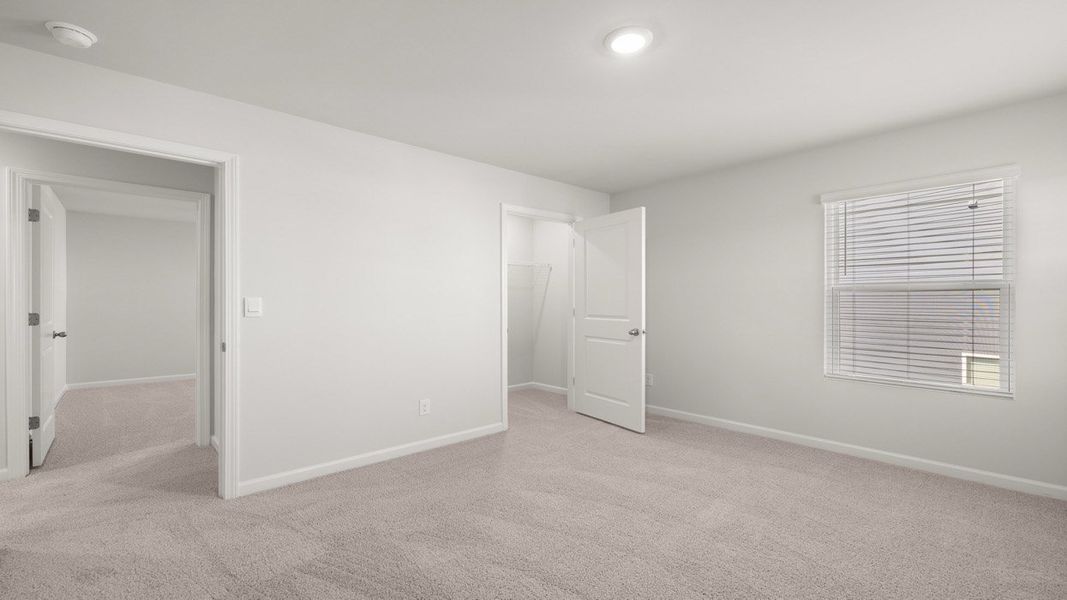 Spacious, unfurnished interior of a new home in Estates at Deer Hollow, Grovetown (Image 48).