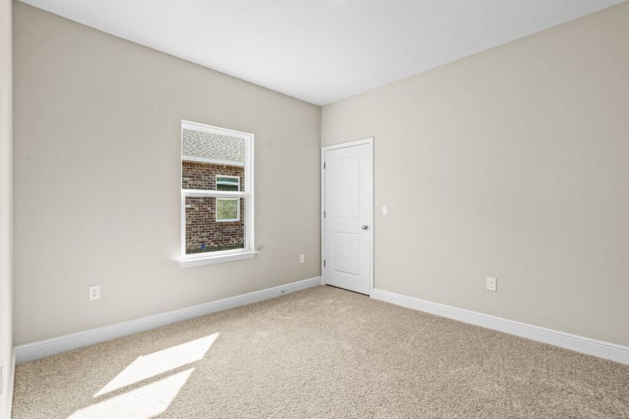 Spacious, unfurnished interior of a new home in Natureview, Freeport (Image 30).