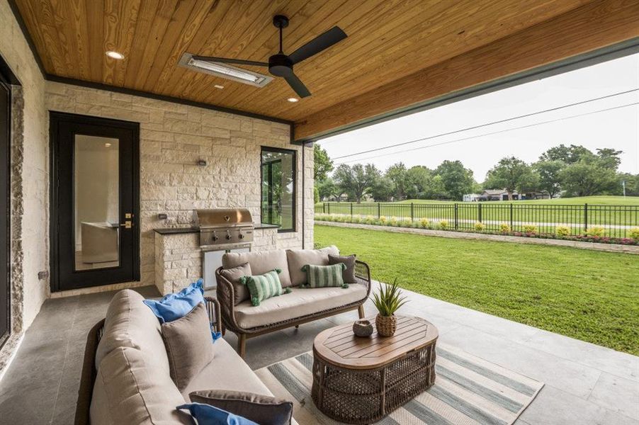 Exterior details and patio area of a home in , Farmers Branch (Image 3).