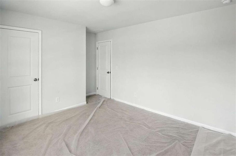 Spacious, unfurnished interior of a new home in Creekside Landing, Dallas (Image 30).