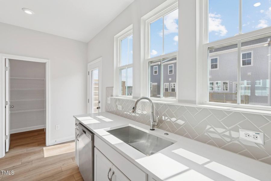 Mews 64_Kitchen 3_6.3.25_webready Mews 64_Kitchen 3_6.3.25_webready