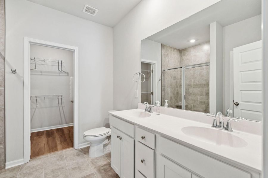 Furnished interior view inside a new home in Saint John's Lake: Arbor Collection, Johns Island (Image 14).