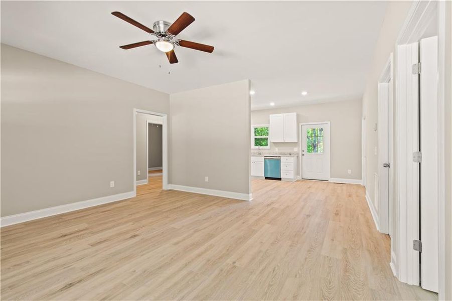 Spacious, unfurnished interior of a new home in , Dawsonville (Image 26).
