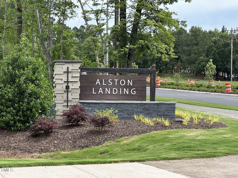 [Z60]AlstonLanding-Entrance