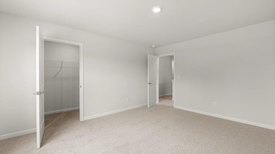 Spacious, unfurnished interior of a new home in Fairway 17 at Mirror Lake, Villa Rica (Image 15).