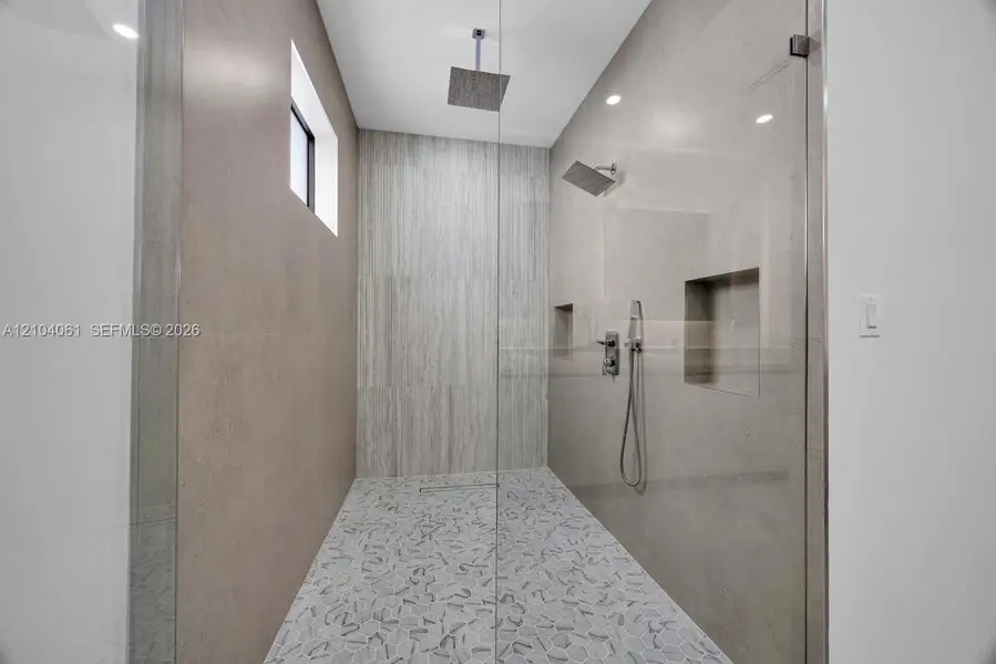 Image 38 of a home in .