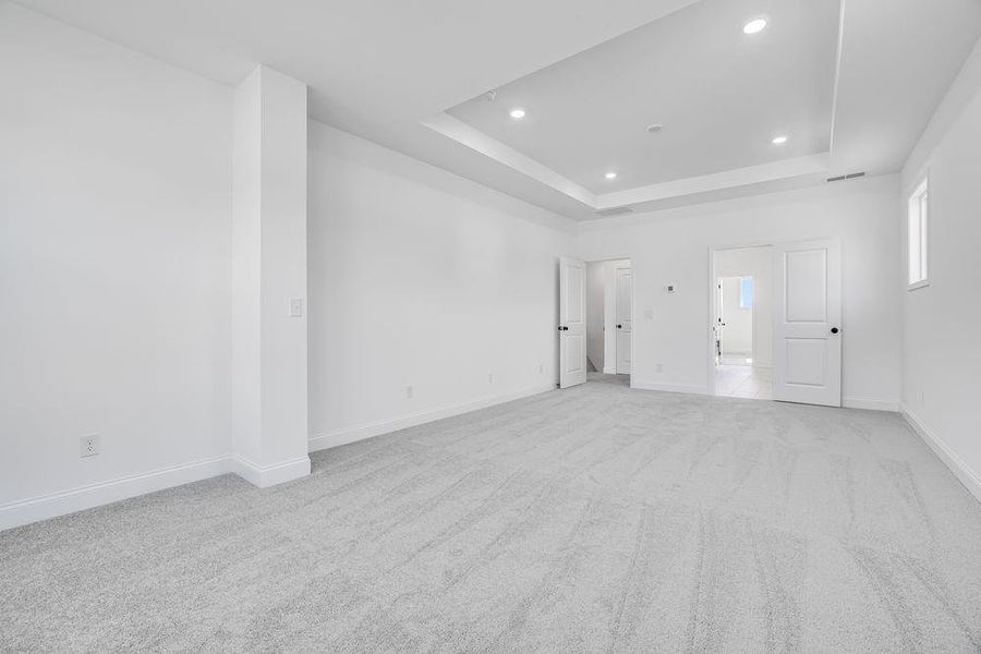 Spacious, unfurnished interior of a new home in Oakmead, Buford (Image 27).