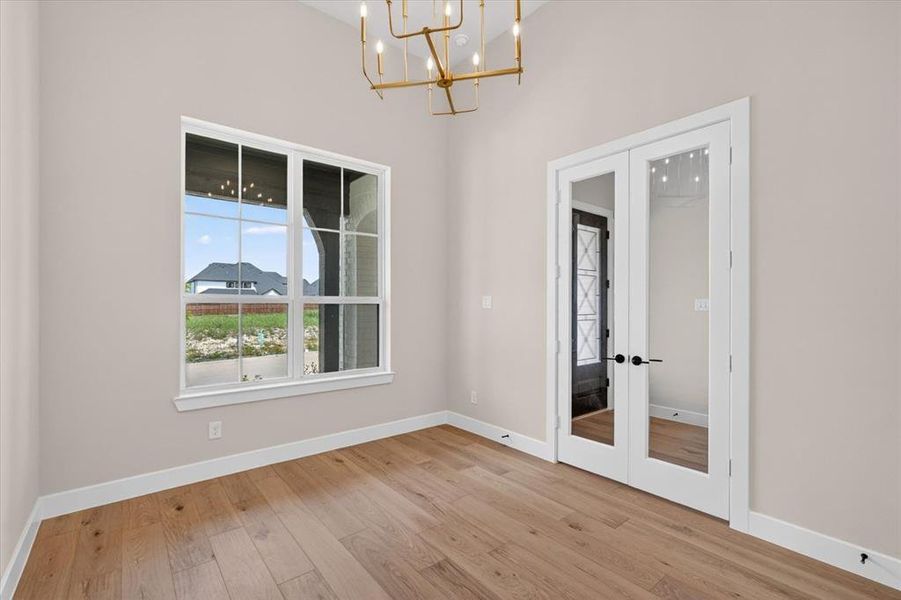 Spacious, unfurnished interior of a new home in Mustang Lakes, Celina (Image 24).