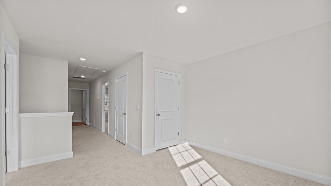 Spacious, unfurnished interior of a new home in Tyler - Home on the Lake, New Bern (Image 13). Spacious, unfurnished interior of a new home in Tyler - Home on the Lake, New Bern (Image 13).