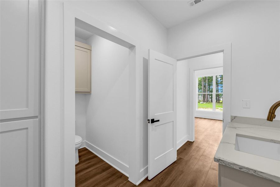 Spacious, unfurnished interior of a new home in , Brookeland (Image 26).