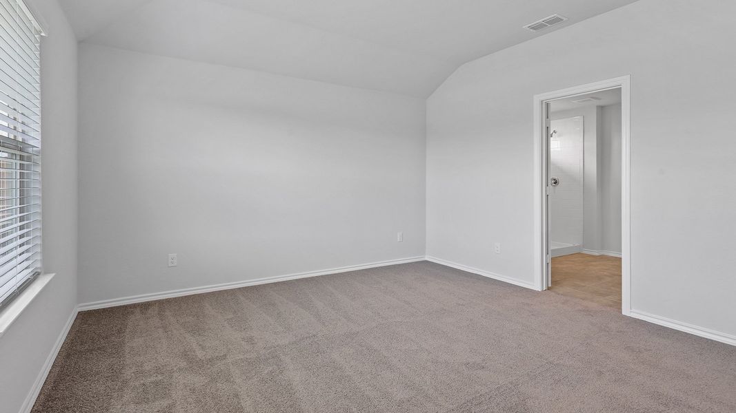 Spacious, unfurnished interior of a new home in Sunnycreek, Fort Worth (Image 25).