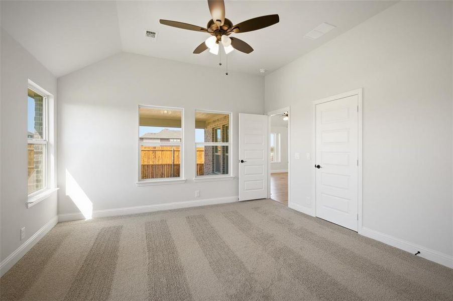 Spacious, unfurnished interior of a new home in Meadow Vista, Anna (Image 27).