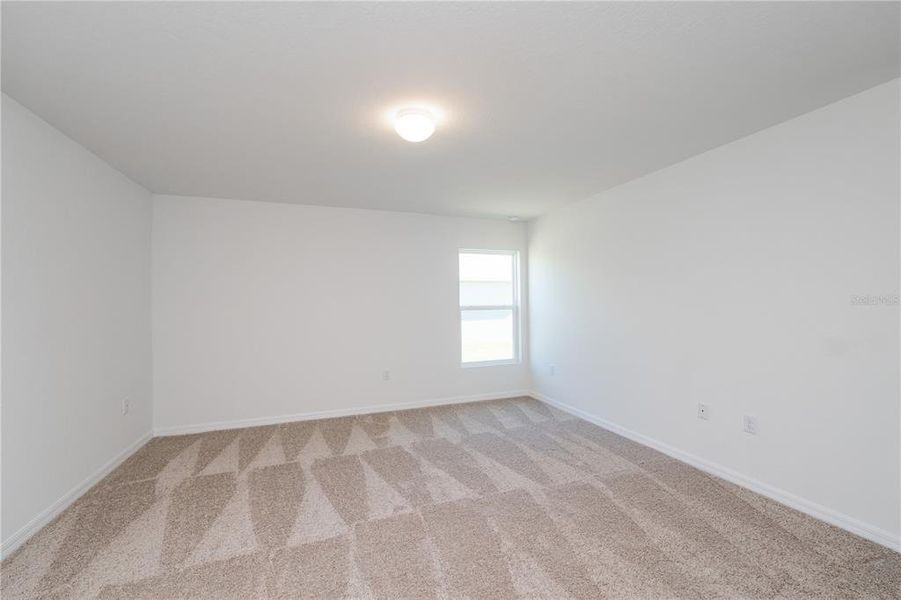 Spacious, unfurnished interior of a new home in , Frostproof (Image 15).