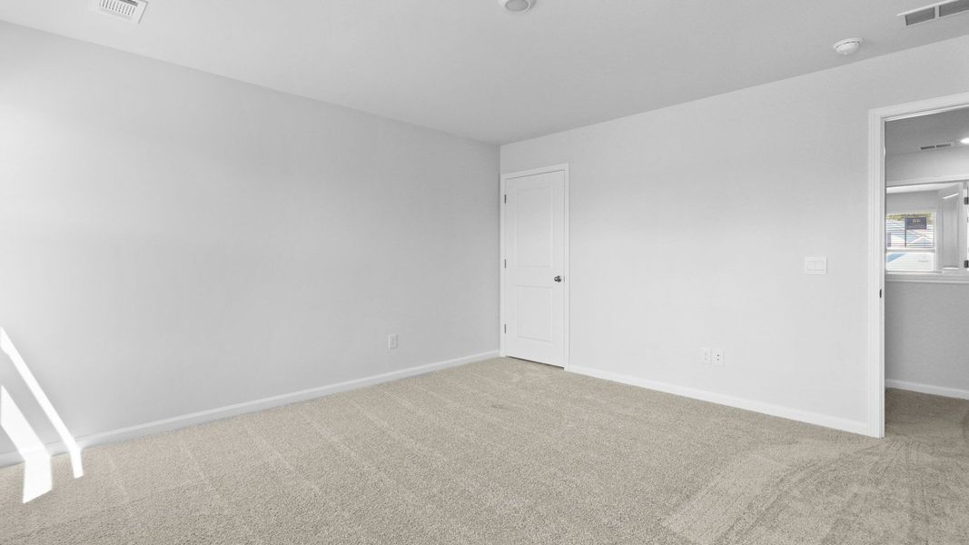 Representative unfurnished interior of a home built from the SALEM by D.R. Horton in Lakeview at Kitfield, Moncks Corner (Image 35).