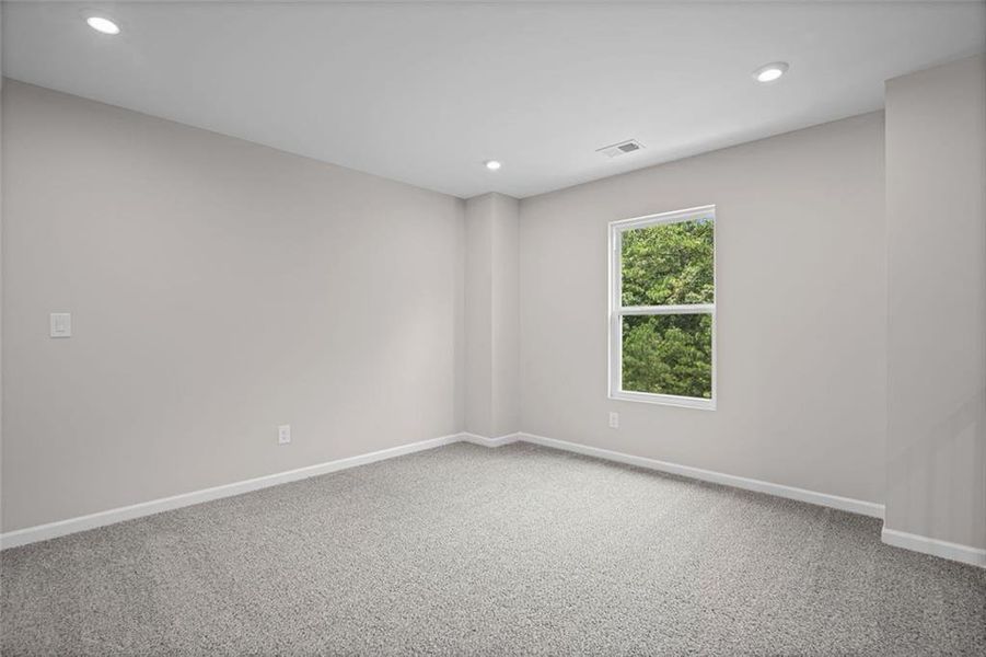Spacious, unfurnished interior of a new home in Pickens Bluff, Dallas (Image 29).