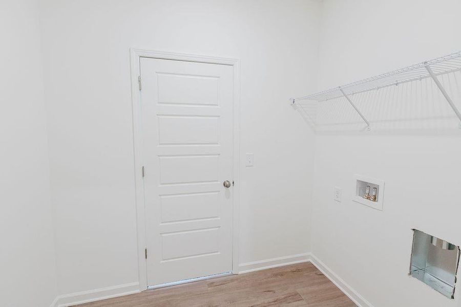 Spacious, unfurnished interior of a new home in Downtown Fausett, Dawsonville (Image 20). Spacious, unfurnished interior of a new home in Downtown Fausett, Dawsonville (Image 20).