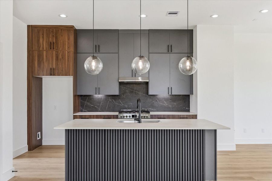 Furnished interior view inside a new home in Thornton Oaks, Houston (Image 8).