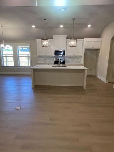 Spacious, unfurnished interior of a new home in , Springtown (Image 12).