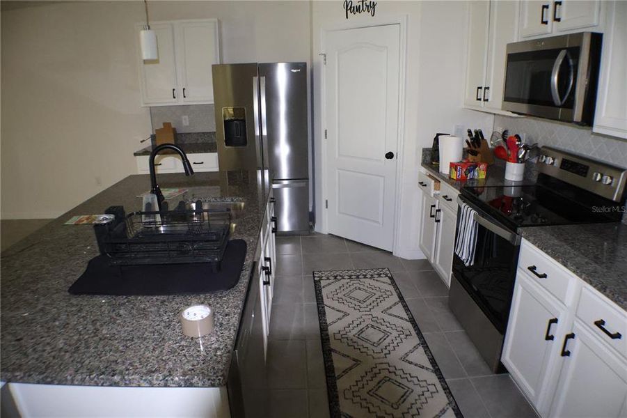 Furnished interior view inside a new home in , Lakeland (Image 7).
