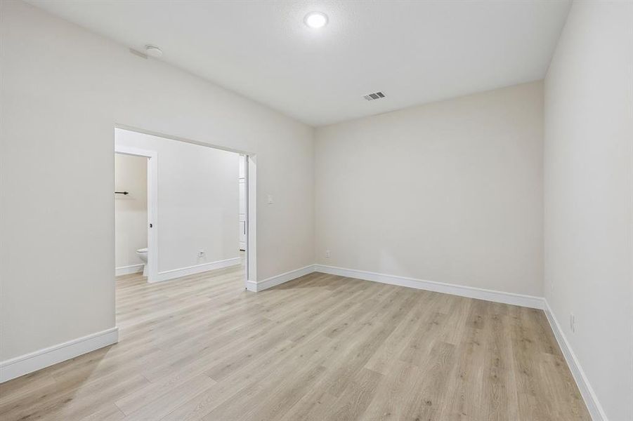Spacious, unfurnished interior of a new home in Elevon, Lavon (Image 35). Spacious, unfurnished interior of a new home in Elevon, Lavon (Image 35).