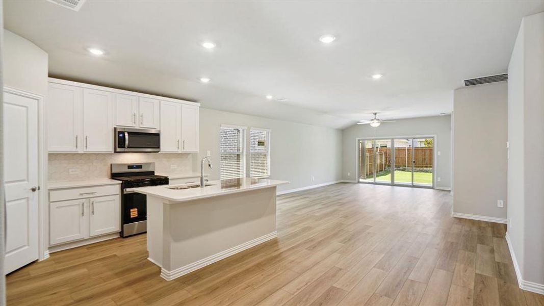 Photo is not of the actual home, but is an inspirational photo of builder’s model home and may depict options, furnishings, and/or decorator features that are not included. Photo is not of the actual home, but is an inspirational photo of builder’s model home and may depict options, furnishings, and/or decorator features that are not included.