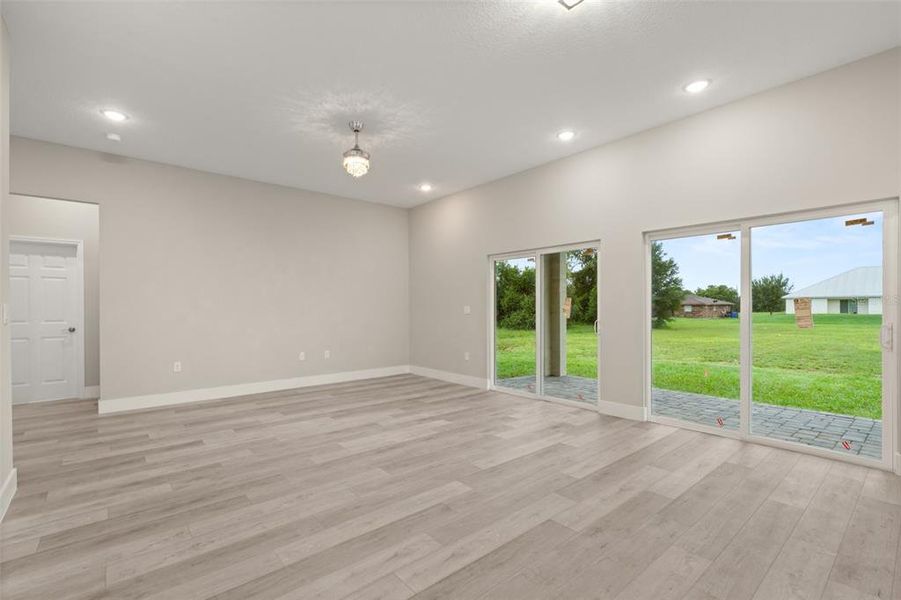 Spacious, unfurnished interior of a new home in , Sebring (Image 30).