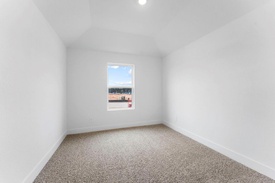 Spacious, unfurnished interior of a new home in Chapel Lakes, Montgomery (Image 20).