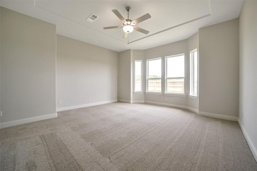 Spacious, unfurnished interior of a new home in Del Bello Lakes 60', Manvel (Image 29). Spacious, unfurnished interior of a new home in Del Bello Lakes 60', Manvel (Image 29).