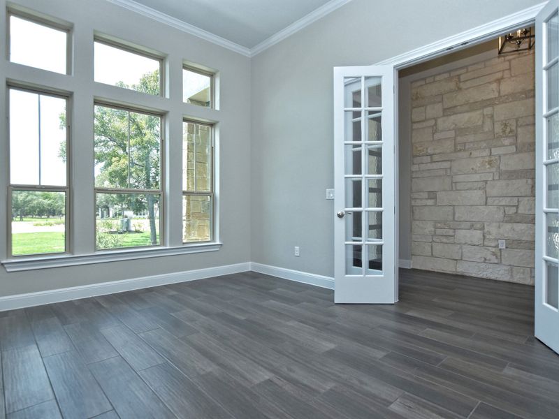 Representative unfurnished interior of a home built from the San Simeon II by Giddens Homes in Clearwater Ranch, Liberty Hill (Image 24).