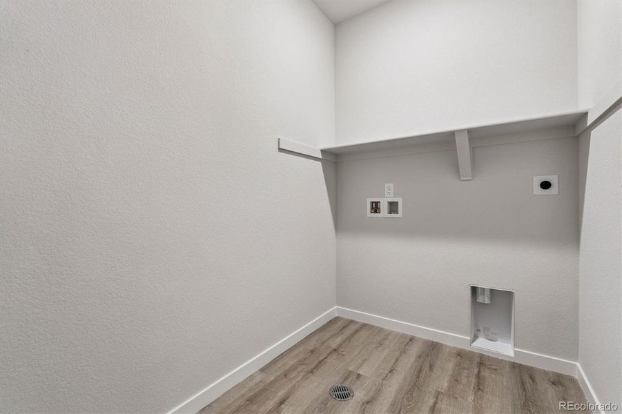 Spacious, unfurnished interior of a new home in Floret Collection at Parkdale Commons, Lafayette (Image 20).