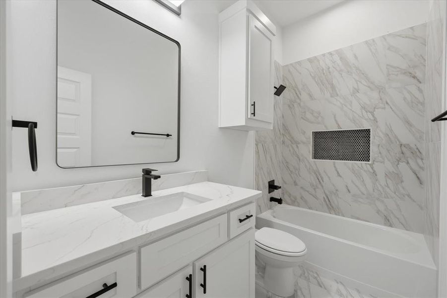 Secondary shower / bathtub combination