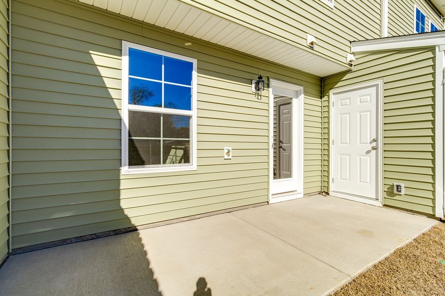 Exterior details and patio area of a home in Astoria, Columbia (Image 3).